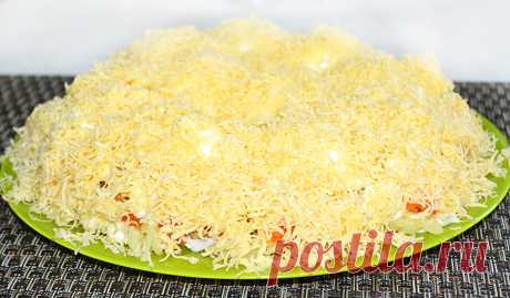 Салат "Снежные сугробы" с курицей и яйцами - рецепт с фото пошагово