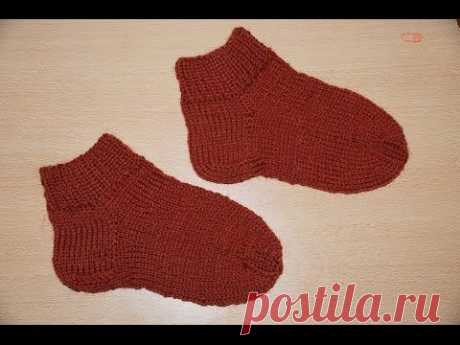 Вязание спицами для начинающих. Носки на 5 спицах  /////  Knitting for beginners. Socks 5 spokes