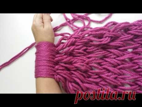 Infinite scarf with your hand I Cucaditas de saluta