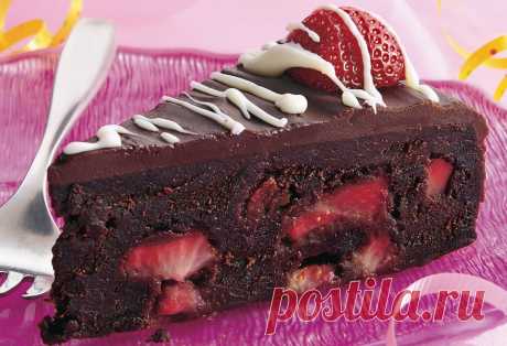 Fondos de pantalla  : postre, fresa, corazón, chocolate, ganache, Fresas, Dulce de azúcar, crema batida, vainilla, trufa, día de San Valentín, Bettycrocker, Molinos generales, receta de pastel, Dessertrece, Fudgeloversstrawberrytrufflecakerecipe 1620x1106 -  - 985588 - Fondos de pantalla - WallHere