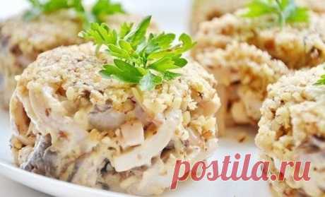Ореховый салат с шампиньонами и кальмарами, рецепт с фото — Вкусо.ру