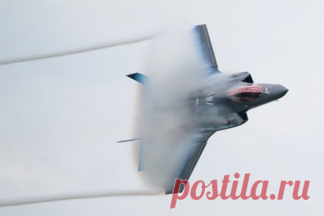 Канада купит 88 истребителей F-35A. Министр национальной обороны Канады Анита Ананд анонсировала планы по приобретению для Королевских военно-воздушных сил страны истребителей пятого поколения F-35A. Об этом сообщает Defence News. Всего Канада планирует купить 88 самолетов на общую сумму 14 миллиардов долларов.