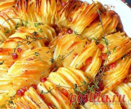 Запечённый картофель с беконом.