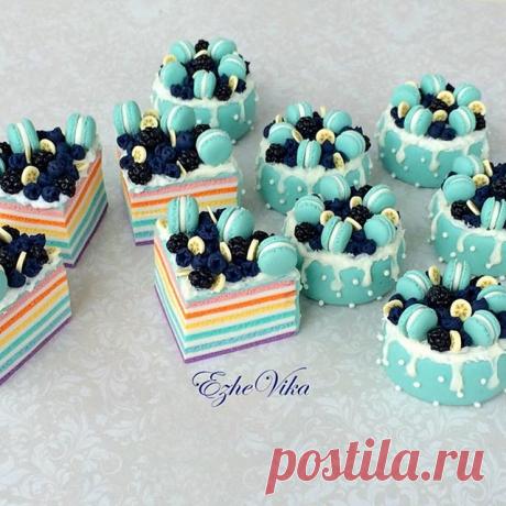 Ну и напоследок групповое фото)).
❗️Повтор 650₽❗️
#полимернаяглина #вкусныеложки #торты #макаруны #macaroons #macaron #ручнаяработа #липецк #ezhevika_lyu #handmade