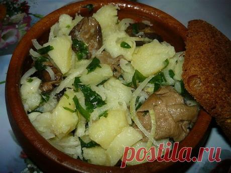 Салат деревенский с картошкой и мясом. Пошаговый рецепт