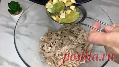 ЗНАМЕНИТЫЙ новогодний салат из трёх ингредиентов | Готовим вкусно | Дзен