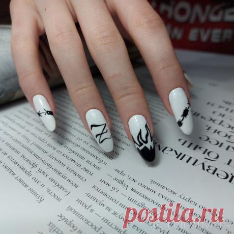 Маникюр с росписью - фото работы мастера Виктория