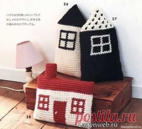Подушки-домики для украшения интерьера. Описание | Вязаные крючком аксессуары .