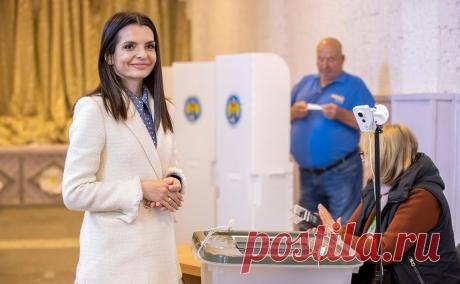 Суд в Гагаузии утвердил победу кандидата партии «Шор» на выборах. Апелляционная палата Комрата признала действительным мандат главы Гагаузии кандидата от оппозиционной партии «Шор» Евгении Гуцул. Кишинев ранее настаивал на отмене выборов в Гагаузии, на которых победила пророссийский кандидат