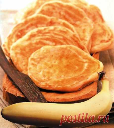 Банановые оладьи Ингредиенты: 1 стакан кефира, 2 банана,
2 яйца, 0,5 чайной ложки соды, сахарозаменитель и соль по вкусу.Приготовление:Яйца взбить, добавить кефир, сахарозаменитель и соль, гашеную соду. Бананы растереть и тоже добавить в тесто. Затем всыпать муку, тесто...