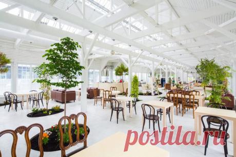 Интерьер кафе на территории ботанического сада Tokachi Hills в японском Хоккайдо | Роскошь и уют