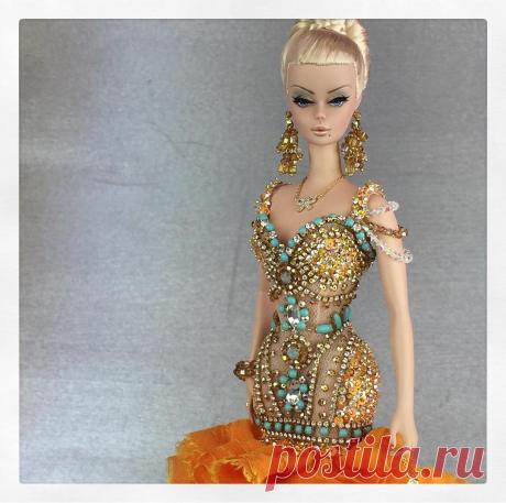 Публикация Magia 2000 Dolls Designers в Instagram • Июл 28 2017 в 4:39 UTC 345 отметок «Нравится», 1 комментариев — Magia 2000 Dolls Designers (@magia2000) в Instagram: «#ooak #magia2000 #doll for the #barbieconvention#sun ☀️#collection @barbiestyle @barbie #love…»