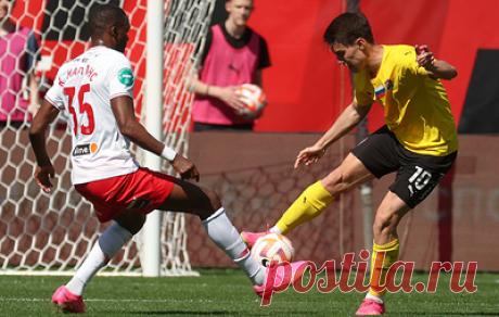 Футболисты "Химок" и "Спартака" сыграли вничью в матче РПЛ. Красно-белые сравняли счет на 56-й минуте встречи, играя в меньшинстве