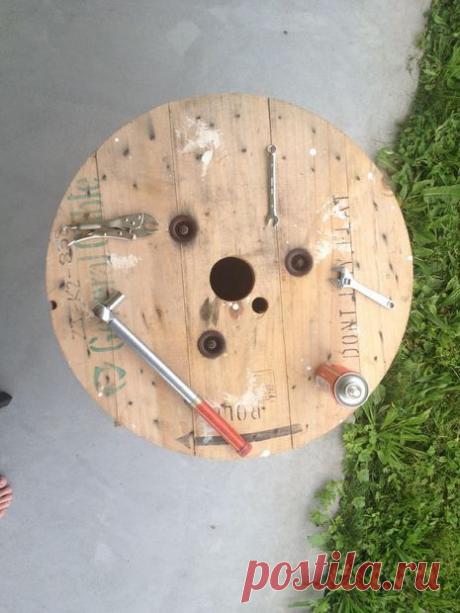 Кресло-качалка из кабельного барабана