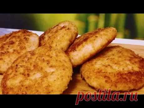 Котлеты не совсем обычные. У нас их называют «жулики». Рецепт котлет:На 600 гр фарша:- куриная грудка или мясо курицы, говядины, свинины — 600 гр- хлеб — 60 гр- молоко — 90 мл- лук — 80 гр- сливочное масло — 20 гр- соль — 1 ч.л. без верха- панировочные сухари — 100 гр- растительное масло для...