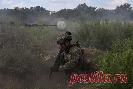 В НАТО отказались от своих слов о возможном завершении конфликта на Украине. Начальник штаба генерального секретаря НАТО Стиан Йенссен отказался от сказанных ранее слов о возможном завершении конфликта на Украине. Ранее он заявил, что Киев может отказаться от притязаний на часть территории в обмен на членство в НАТО. Йенссен тогда предположил, что это поможет завершить конфликт.