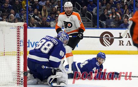 Шатаут Василевского и две передачи Сергачева помогли "Тампе" обыграть "Филадельфию". Матч регулярного чемпионата НХЛ завершился со счетом 4:0