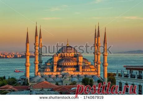 Здания/интересные места Сток-фотографии : Shutterstock Сток-фотография