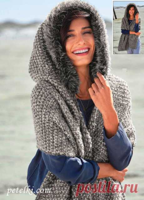 Вязаная спицами накидка-капюшон