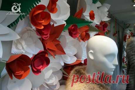 Декор витрин, сезонное и праздничное оформление