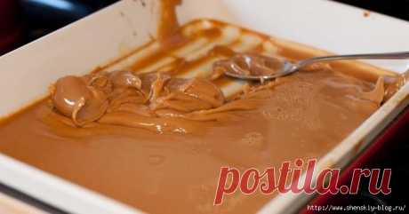 Домашняя вареная сгущенка своими руками - незабываемый вкус детства!
Вы не поверите, но понадобится всего 10 минут!
Ингредиенты
Молоко 1 стакан Сахар 1 стакан Сухое молоко 1 стаканСливочное масло 50 г Вода 1 ст. л.Приготовление
В кастрюлю всыпьте сахар и добавьте вод…