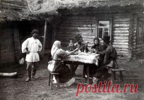 Какие продукты ели русские, чтобы читать чужие мысли Издавна на Руси верили, что продукты питания обладают магическими свойствами. Например, они могли рассказать о том, что человек думает, чем озабочен, или защитить от дурных намерений.