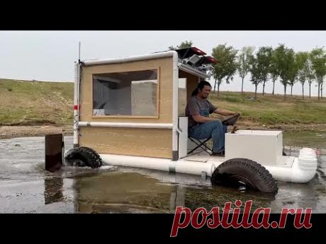 Когда-то давно люди понадеялись на машины, думая, что с их помощью смогут сделаться свободными. Но вместо этого машины помогли меньшинству поработить большинство ...