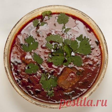 Харчо Нарезаем говядину крупными кусочками, заливаем холодной водой и ставим вариться. Когда мясо будет почти готово, снимаем образовавшуюся пену. Всыпаем 2/3 стакана пропаренного риса.