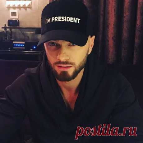 Влад Яма показал себя заросшим брюнетом – поклонники сравнили его с Притулой