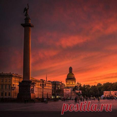 Дворцовая площадь в огне заката
Автор фото: Григорий Игнатьев