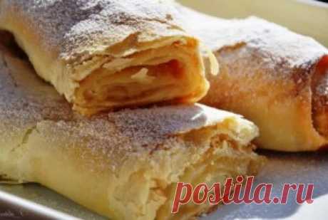 Штрудель с яблоками – это классический рецепт немецкого мучного блюдо в виде ...