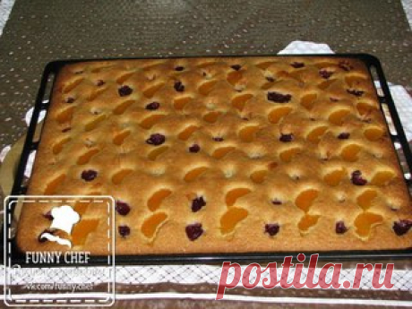 Пирог на минералке с фруктами
Вечером были в гостях у мамы. Чаек зашли попить. А там нас ждал сюрприз. Вроде на кухне никого не было, а пирог испарился. Долго остаётся свежим, хотя проверить это тяжело.
- 1 ст. ложка подсолнечного масла
Показать полностью…