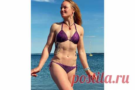 Чемпионка UFC Шевченко показала фигуру в бикини. Киргизская девушка-боец смешанного стиля (MMA) Валентина Шевченко показала фигуру в бикини. 33-летняя спортсменка, известная по выступлениям в Абсолютном бойцовском чемпионате (UFC), снялась в купальнике на берегу моря Селиш. Менее чем за час публикация собрала более 19 тысяч лайков.