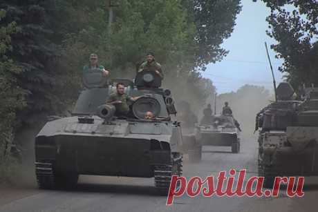 Лидер запорожского ополчения заявил о занижении Украиной своих потерь. Киев значительно занижает свои потери в российской спецоперации, среди украинских военных уже числятся около 200 тысяч погибших. Об этом заявил один из лидеров запорожского ополчения, командир отряда «Троя» Владимир Новиков с позывным «Алабай». По его словам, он использует различные источники информации.