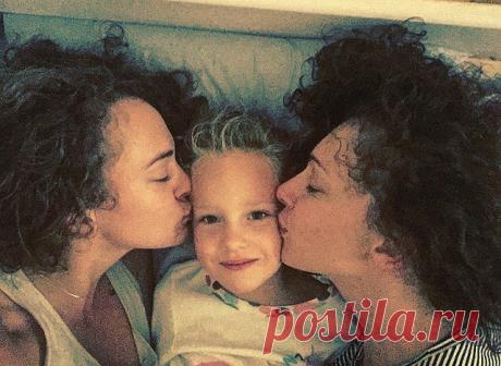 Назван простой способ, который поможет детям забыть о боли в ушах во время полета