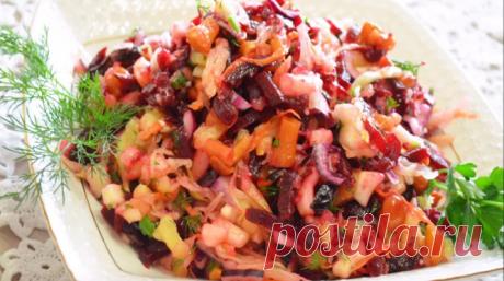 Оригинальный постный салат - Сегодня на «Королева дома» вы познакомитесь с великолепным блюдом под названием оригинальный постный салат. Часто бывает, что день рождения кого-то из родных выпадает именно на пост, и многие хозяйки ломают голову... Read more »