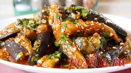 Закуска из БАКЛАЖАН - язык проглотишь), цыганка готовит. Салат из баклажан. Gipsy cuisine. Рецепт:Баклажаны - 500 гр. соль - 2 ч.л.(для варки баклажан)Чеснок - 5 зубчиков- (25 гр.)Перец Чили - 15 гр. ( небольшой кусочек)Соевый соус - 3 ст. л.Масло ...