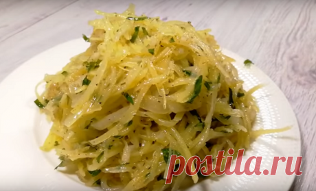 Вкуснейший салат из картофеля по-корейски Салат получается сочным и слегка остреньким. Это прекрасная закуска будет уместна как на праздничном, так и на повседневном столе. Готовится салат просто и из очень доступных продуктов. Рецепт постный…