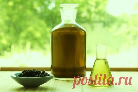 Масло из иголок.
При кожных заболеваниях (дерматиты, экземы) хорошо помогает зеленое масло. Рецепт. * На дно эмалированной кастрюли положите слоем в 2 см несоленое сливочное масло, сверху - такой же слой хорошо измел…