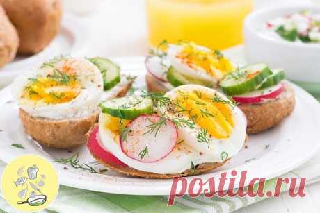 🥚Яйца🥚⠀
Коротко об этом посте:
Не нужно бояться есть куриные яйца и ставить ограничения по количеству в день.
Даже 6 яиц в день не повысят существенно ваш холестерин.
Яйца очень хорошо усваиваются нашим организмом, особенно если есть яйцо всмятку.⠀
А дальше информация для тех, кто хочет изучить тему подробнее. ⠀
Сколько яиц можно есть в день взрослому человеку без вреда для здоровья?
Популярной рекомендацией уже долгое время является ограничивать употребление яиц до 2-...