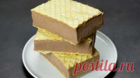 Пошаговый рецепт, как приготовить шоколадное мороженое Ингредиенты: Сливки 33% 500 г Сгущенное молоко с какао 380 г