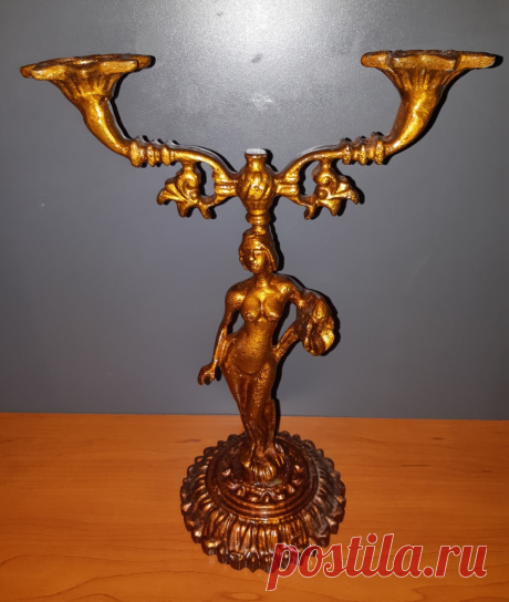 Подсвечник на две свечи. Обнажённая дева. Ню. Эротика. СССР. 70 - 80 годы 20 век. Художественное литьё.
Высота : 280 мм. Диаметр основания : 113 мм. Расстояние между свечами : 218 мм.
Диаметр под свечу : 22 мм.
Вес : 0.7 кг.
Цена: 600 руб.
Купить сейчас :
#ПодсвечникОбнажённаяДева #ПодсвечникНюСССР #ПодсвечникЭротикаСССР #ПодсвечникЭротика80годы #ПодсвечникНю20век #ПодсвечникХудожественноеЛитьё