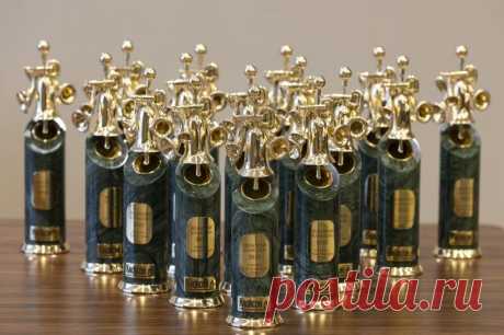 Автомобильный мир России отметил лучших на церемонии вручения премии «Золотой Клаксон 2025». Максим Станиславович Ликсутов получил звание «Автоперсона года» за успешную реализацию транспортных реформ в Москве.