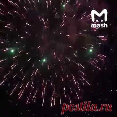 На праздновании Дня российского города фейерверк обстрелял толпу людей. Во время салюта в честь 108-го Дня города в Кызыле (Республика Тува) часть залпов праздничного фейерверка обстреляла толпу людей. В результате инцидента в российском городе пострадали трое несовершеннолетних. Глава Республики Тыва Владислав Ховалыг заявил, что в причинах ЧП разбираются ответственные службы.