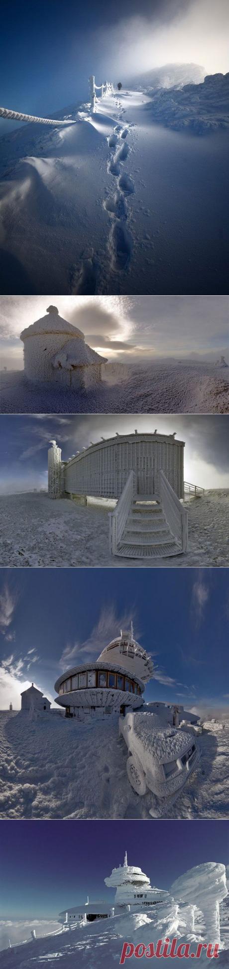 Мир Снежной Королевы
Красивые зимние фотографии польского фотографа Петра Кржачковского (Piotr Krzaczkowski).