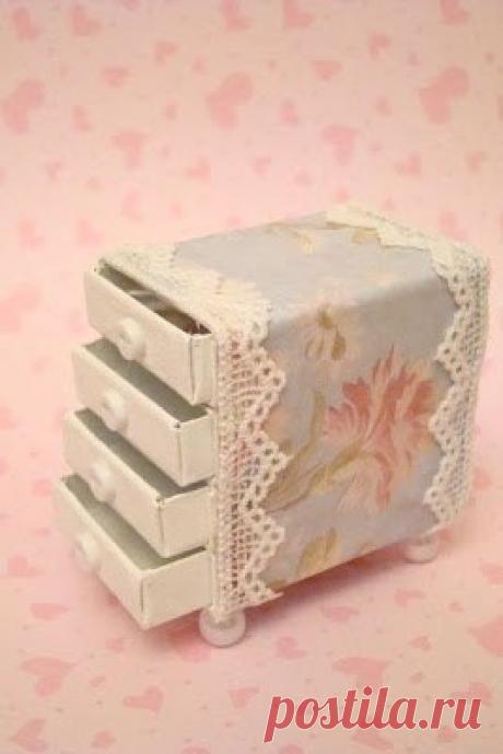 Мини-комодик из спичечных коробков