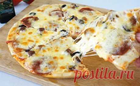 Пицца без замеса теста готова за 5 минут: просто выливаем тесто на сковороду - Steak Lovers - Медиаплатформа МирТесен