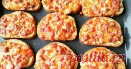 Горячие бутерброды а-ля мини пицца 🍕 Автор рецепта Алёна Выгузова Горячие бутерброды а-ля мини пицца 🍕 - пошаговый рецепт с фото. Дети их обожают 🤗