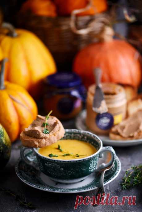 Тыквенный крем-суп и тосты с паштетом – Кулинарный Блог