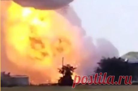 В Индии 11 человек погибли из-за пожара и взрывов на заводе пиротехники. Число пострадавших превысило 60 человек.